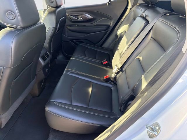 Used 2024 GMC Terrain SLT image 15