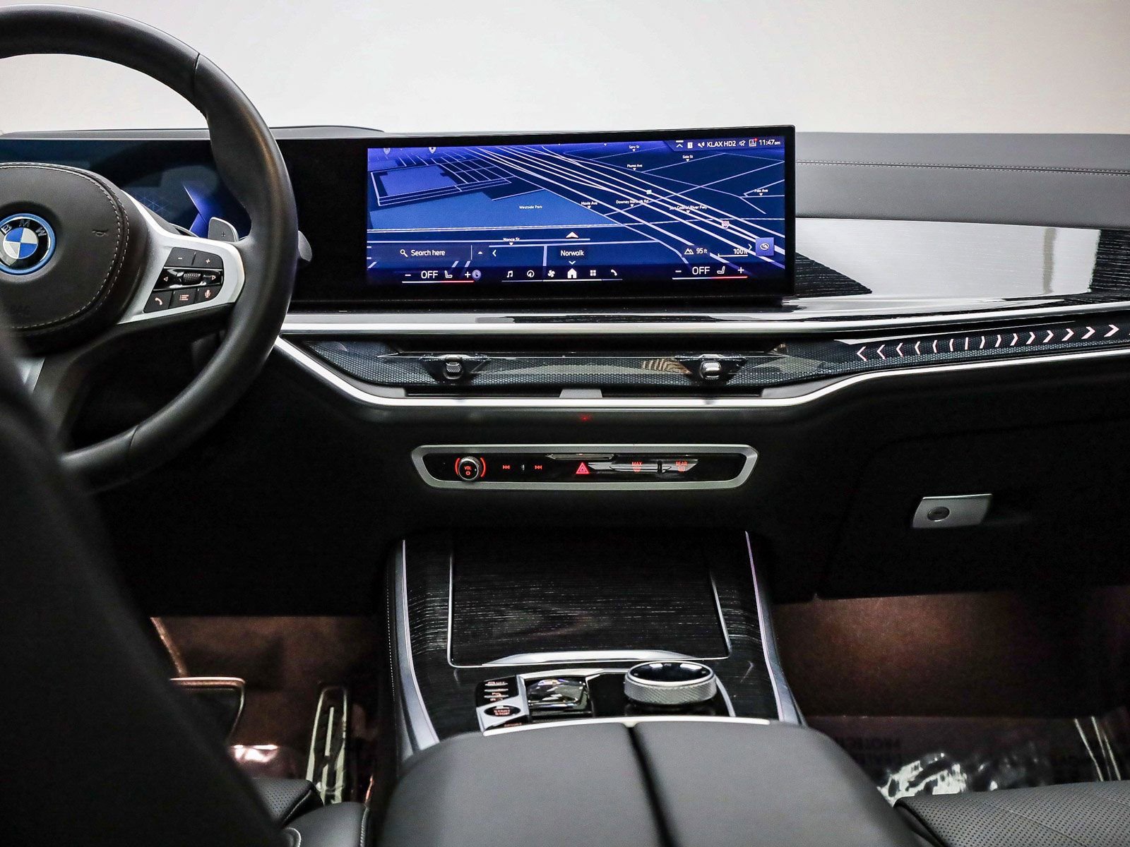 Certified 2025 BMW X5 xDrive50e w/ Executive Package image 14