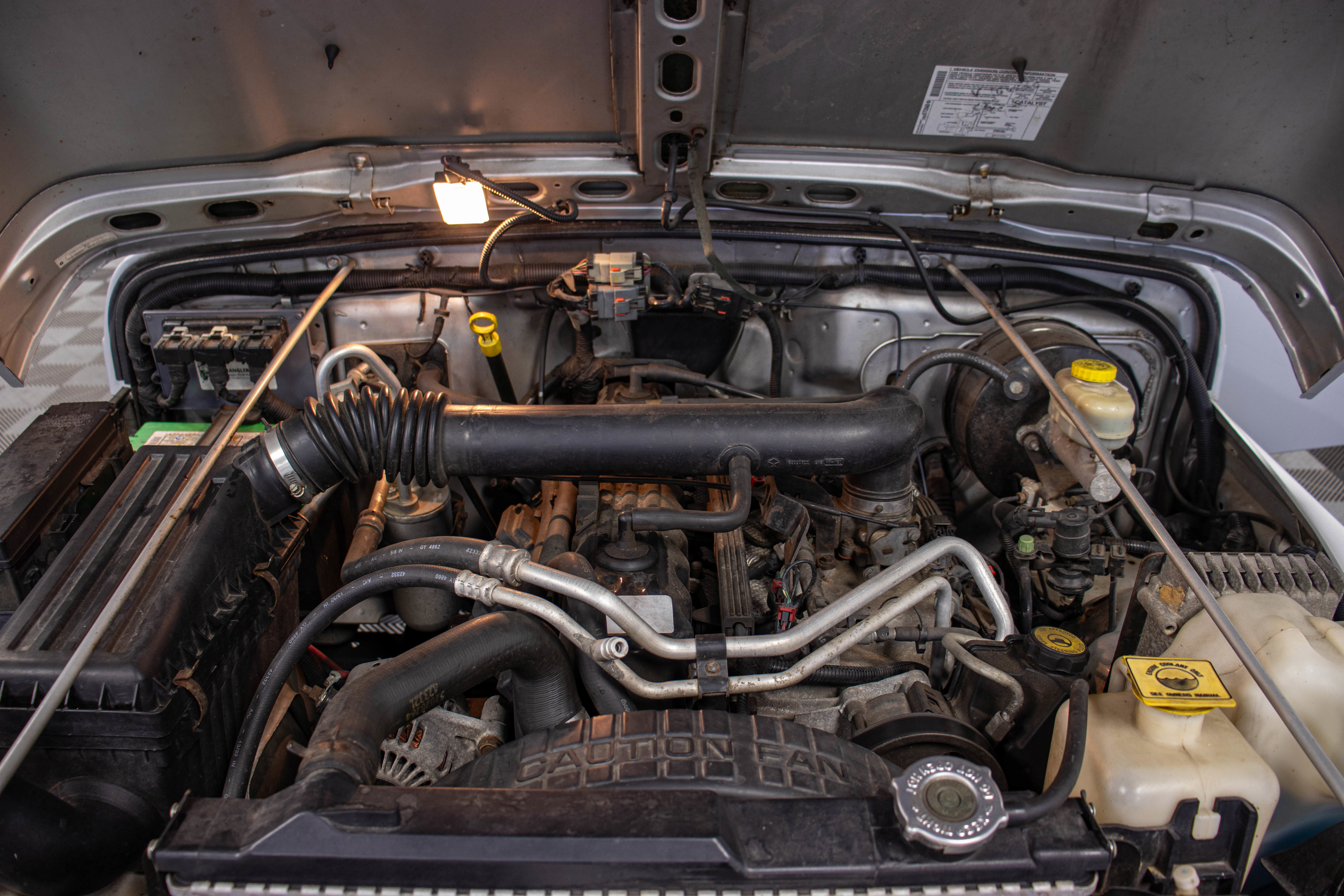 Used 2004 Jeep Wrangler X w/ Convenience Group AWD/4WD image 9