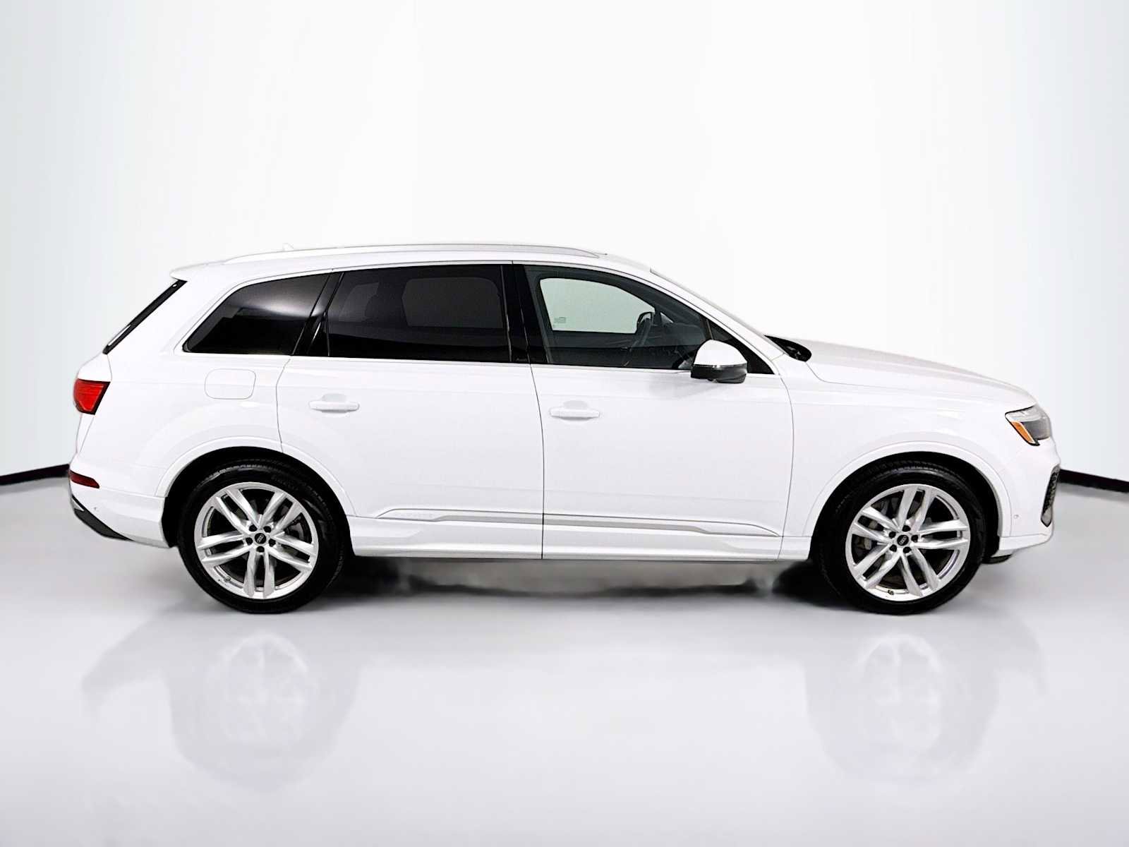 Used 2025 Audi Q7 3.0T Premium Plus w/ Premium Plus Package image 8