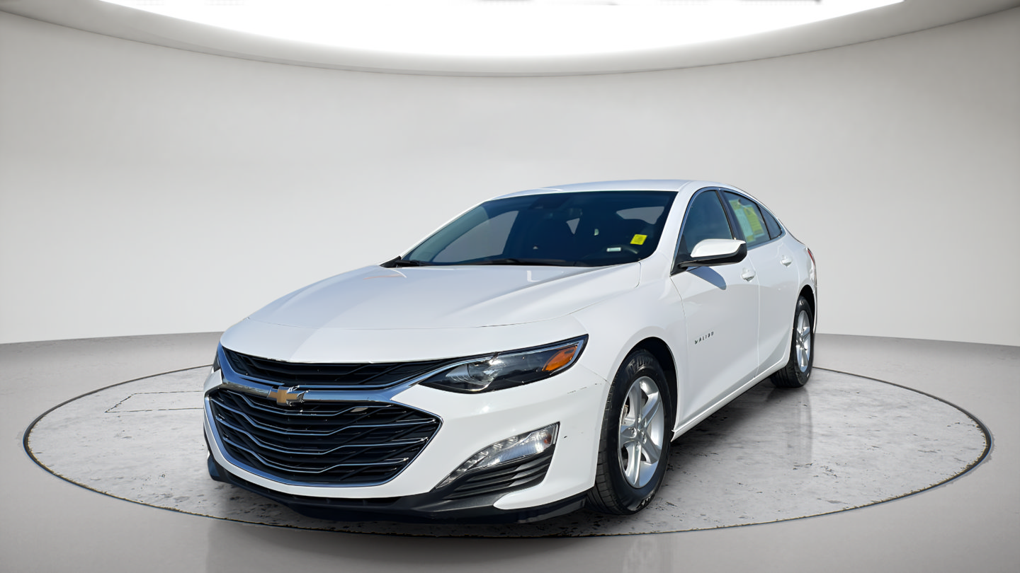 Used 2024 Chevrolet Malibu LT FWD image 1