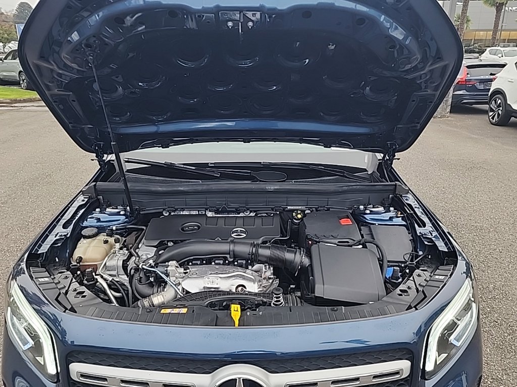 Used 2022 Mercedes-Benz GLB 250 4MATIC w/ Premium Package Lite image 30