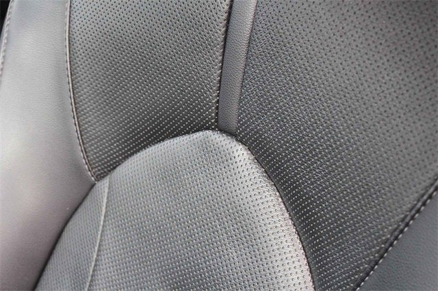 Used 2023 Toyota Highlander Limited image 38