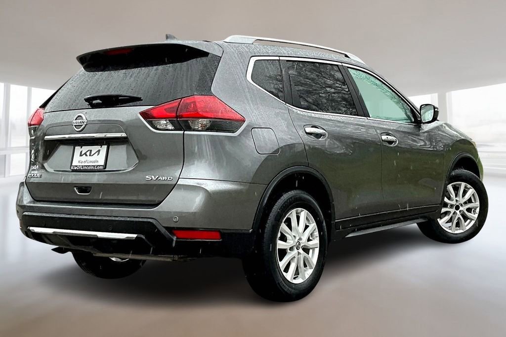 Used 2020 Nissan Rogue SV image 6
