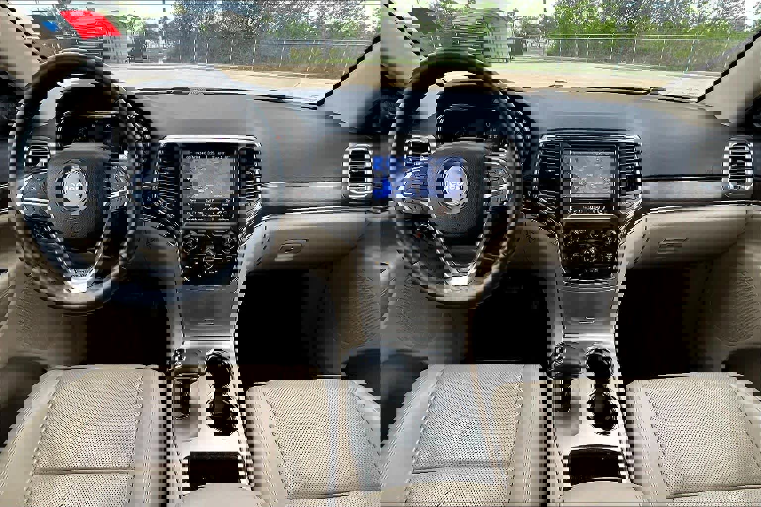 Used 2015 Jeep Grand Cherokee Limited w/ Luxury Group II image 15