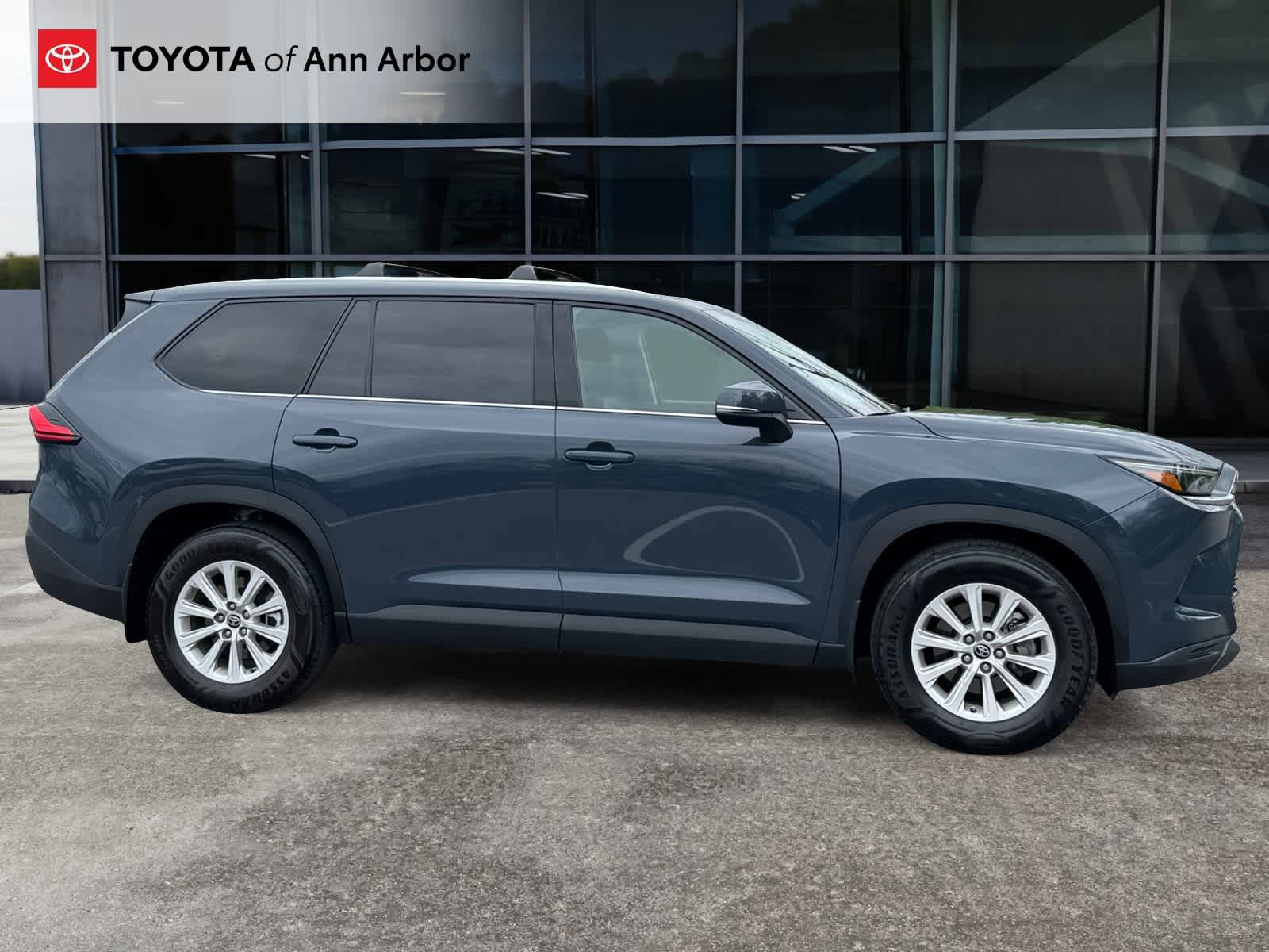Used 2024 Toyota Grand Highlander AWD image 13