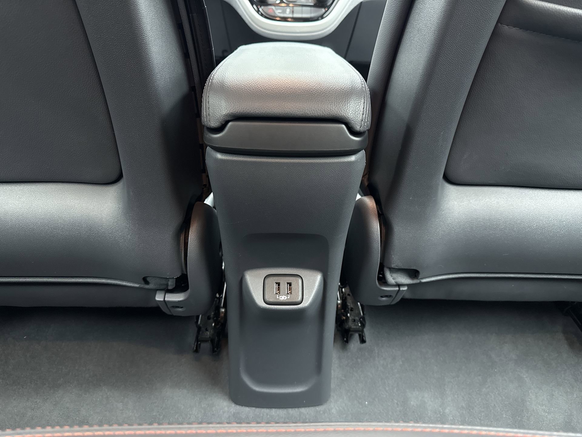 Used 2021 Chevrolet Bolt Premier w/ Infotainment Package FWD image 19