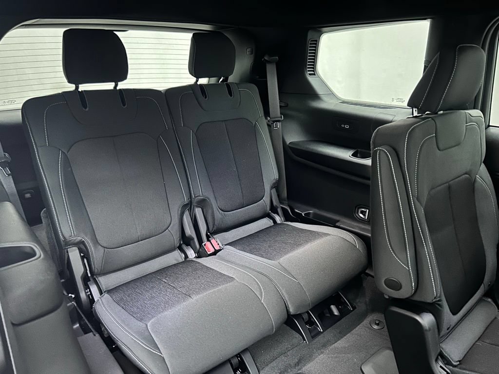 New 2026 Jeep Grand Cherokee L 4WD image 16