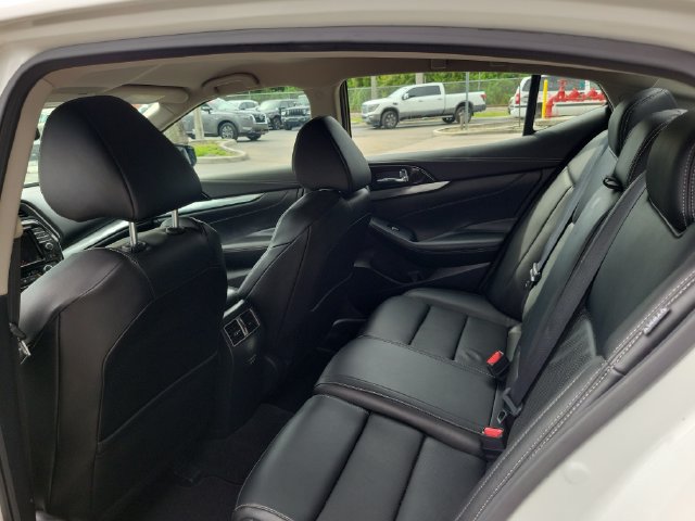 Used 2023 Nissan Maxima SV w/ Floor Mat Group FWD image 13