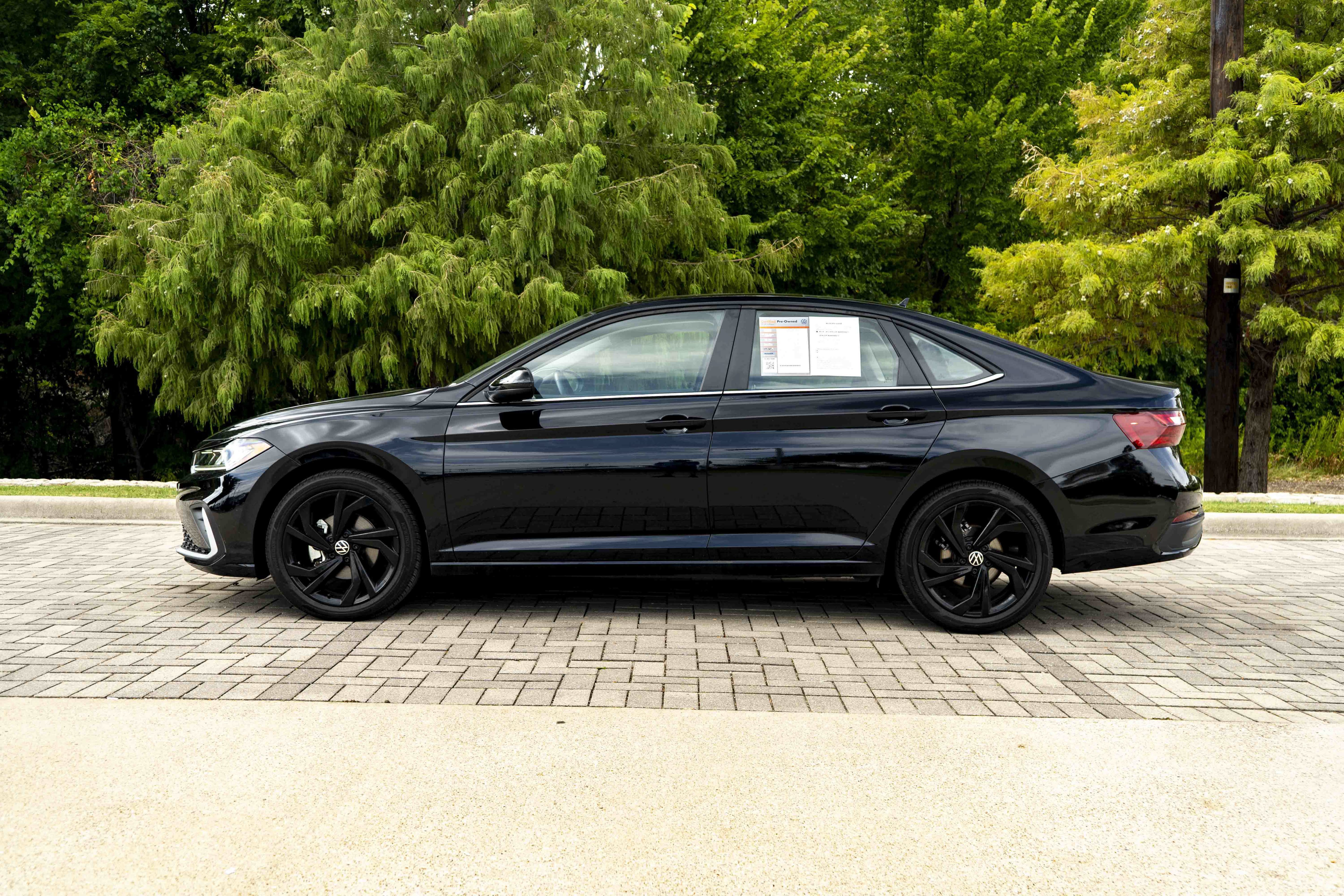 Certified 2026 Volkswagen Jetta SE w/ Black Wheel Package FWD image 5