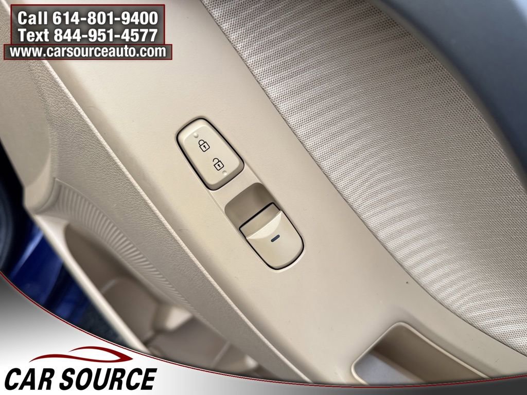 Used 2013 Hyundai Elantra GLS w/ Preferred Pkg image 29