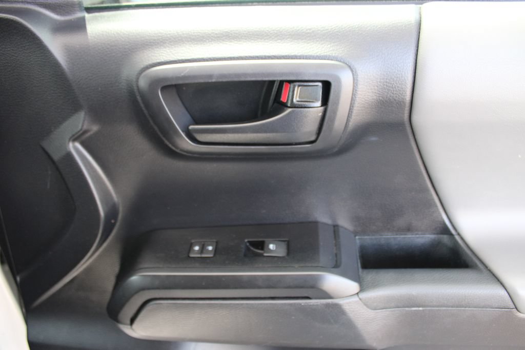 Used 2020 Toyota Tacoma SR AWD/4WD image 44