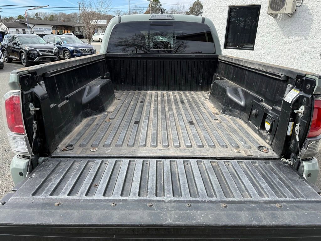 Used 2022 Toyota Tacoma TRD Off-Road image 6