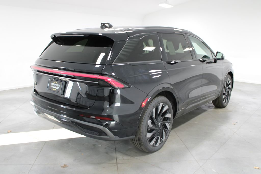 New 2026 Lincoln Nautilus Reserve image 8