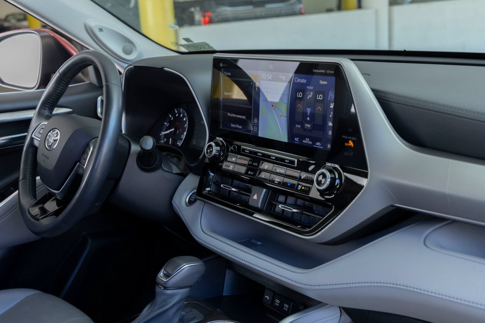 Used 2020 Toyota Highlander Platinum AWD/4WD image 30
