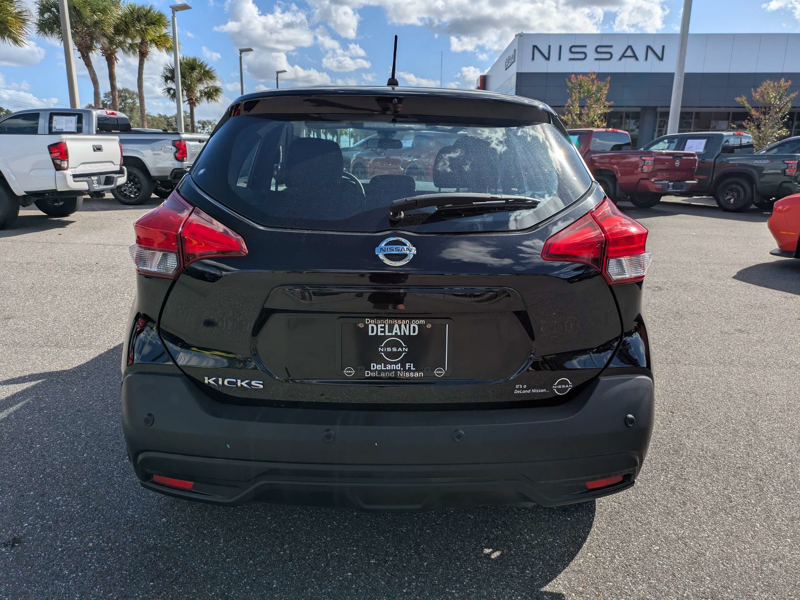 Used 2020 Nissan Kicks S FWD image 5