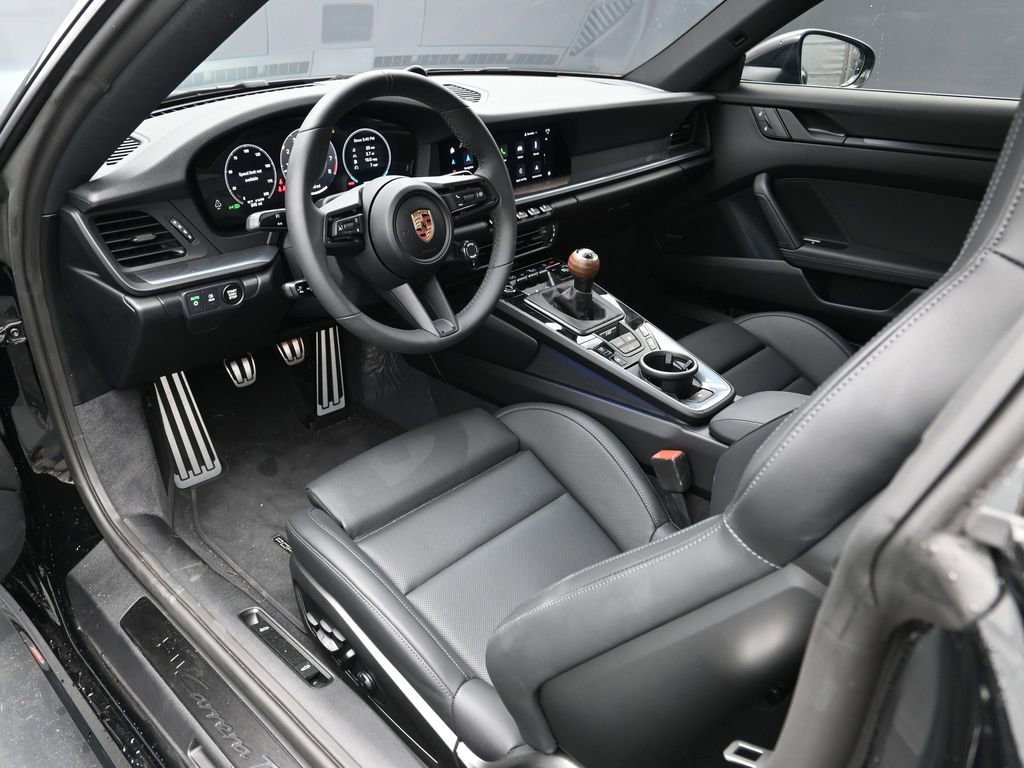 Used 2025 Porsche 911 Carrera T image 4