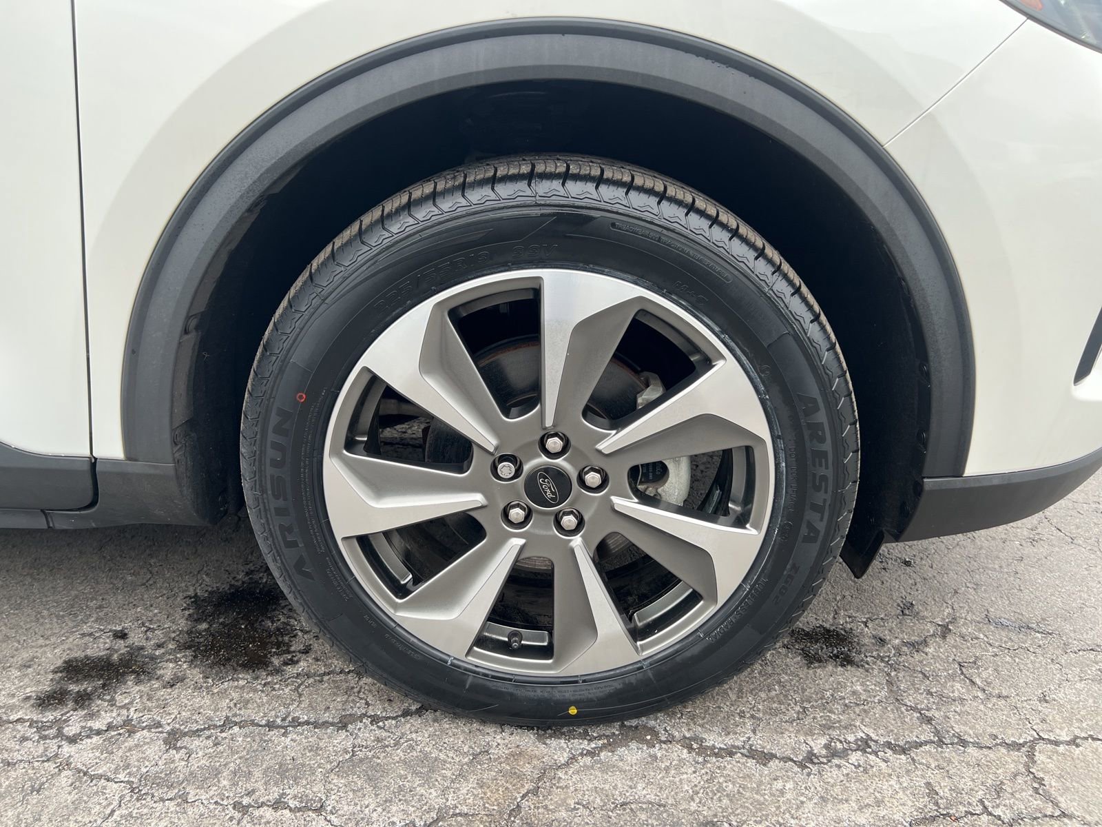 Used 2023 Ford Escape Platinum image 40