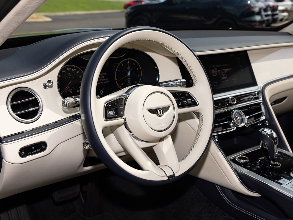 Used 2024 Bentley Flying Spur V8 AWD/4WD image 28