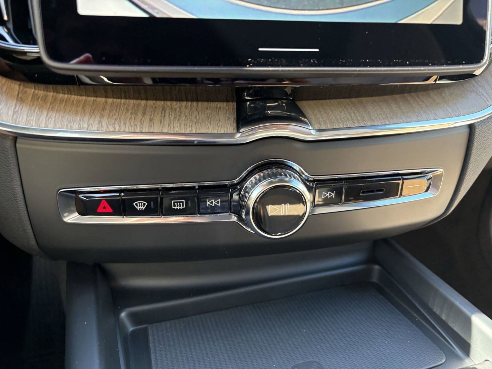 Used 2026 Volvo XC60 B5 Core w/ Climate Package image 19