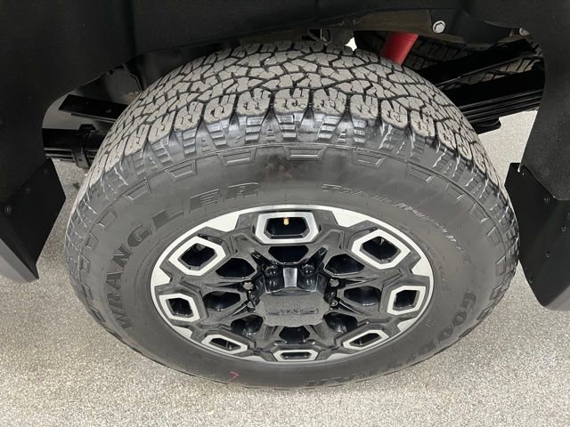 Used 2025 GMC Sierra 3500 AT4 w/ AT4 Premium Plus Package AWD/4WD image 14