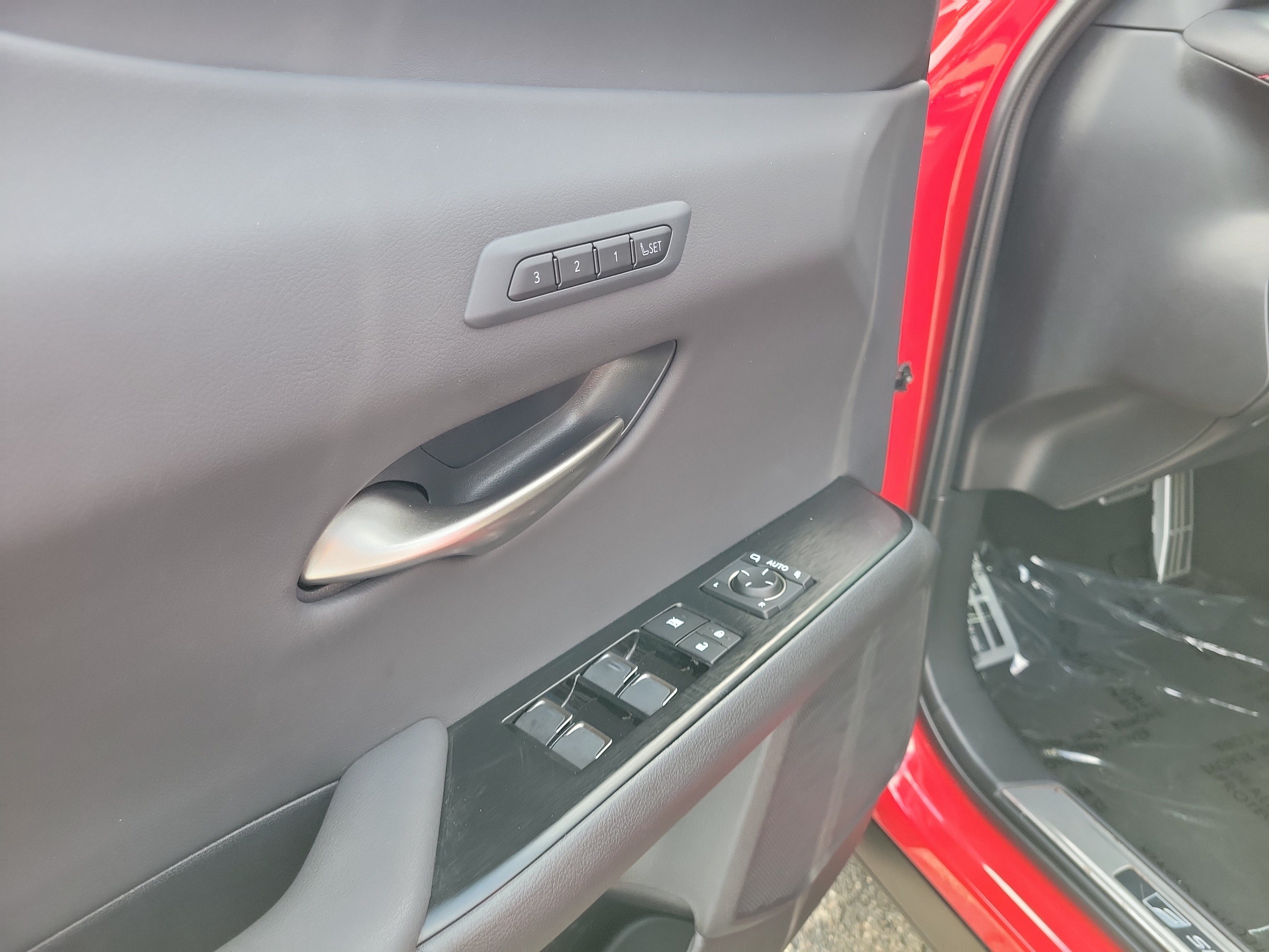 Used 2023 Lexus UX 250h F Sport AWD/4WD image 18