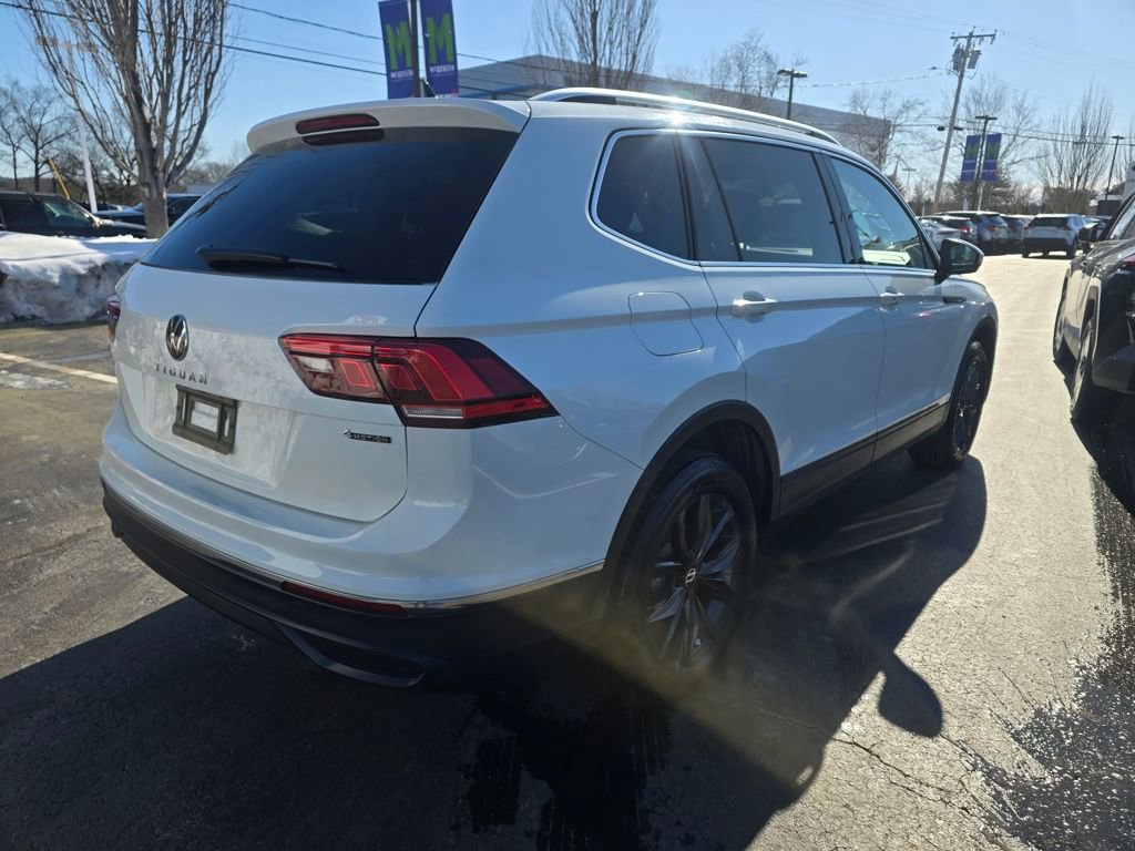 Used 2024 Volkswagen Tiguan SE AWD/4WD image 7