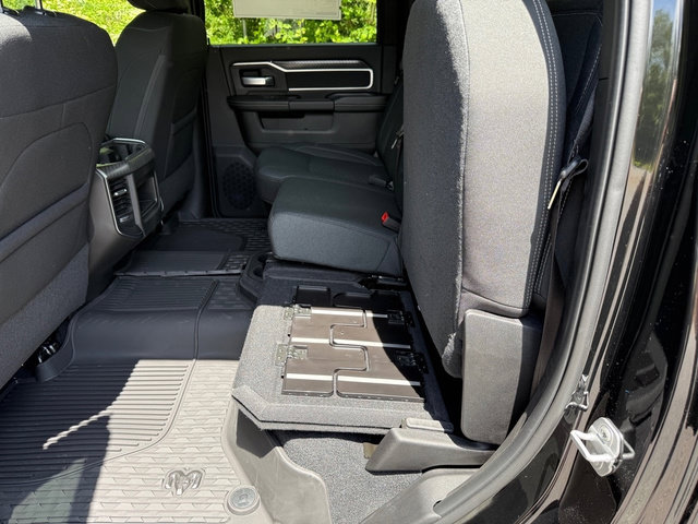 New 2026 RAM 2500 Big Horn AWD/4WD image 18