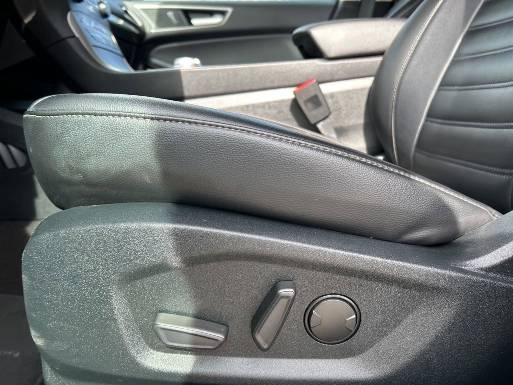Used 2020 Ford Edge SEL image 19