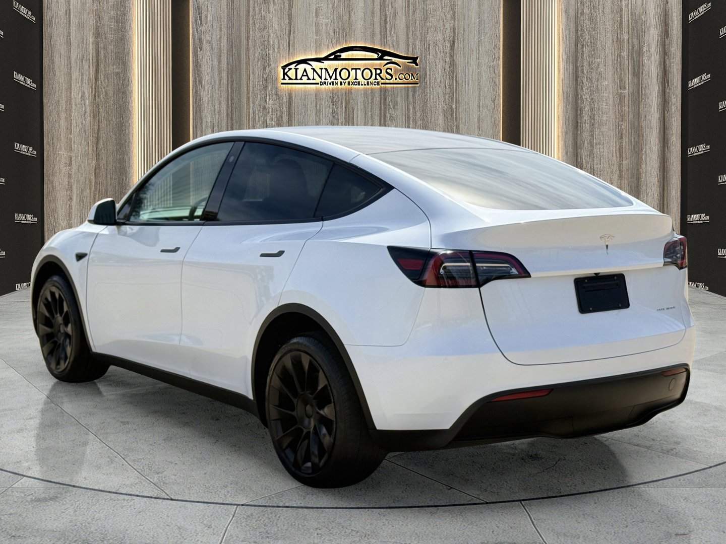 Used 2023 Tesla Model Y Long Range image 5
