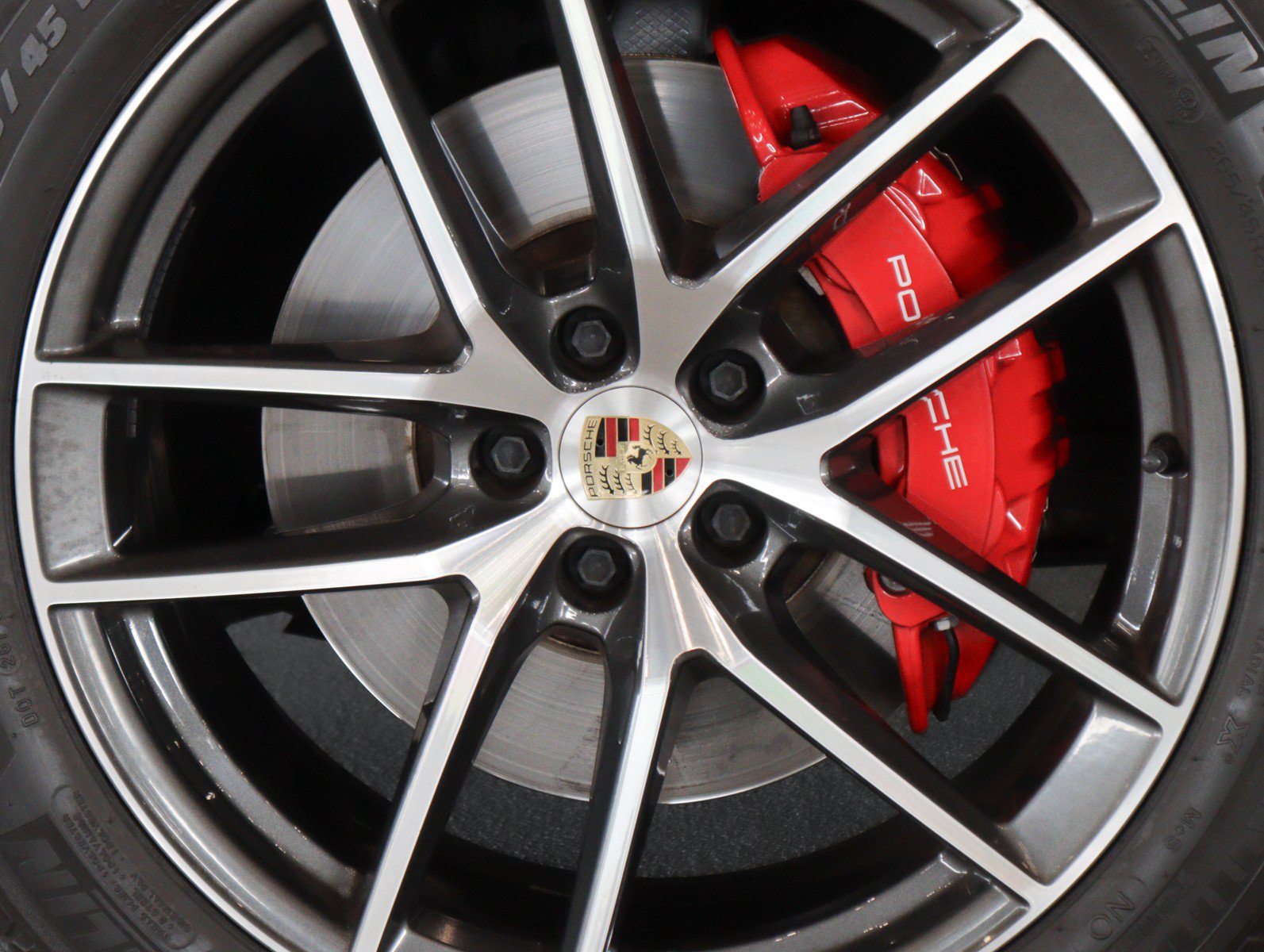 Certified 2024 Porsche Macan S AWD/4WD image 13
