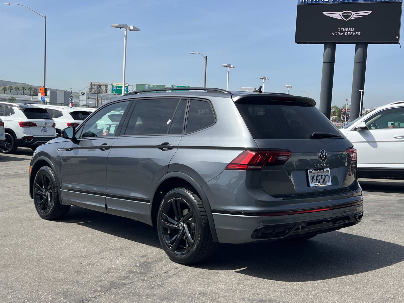 Certified 2023 Volkswagen Tiguan SE R-Line image 3