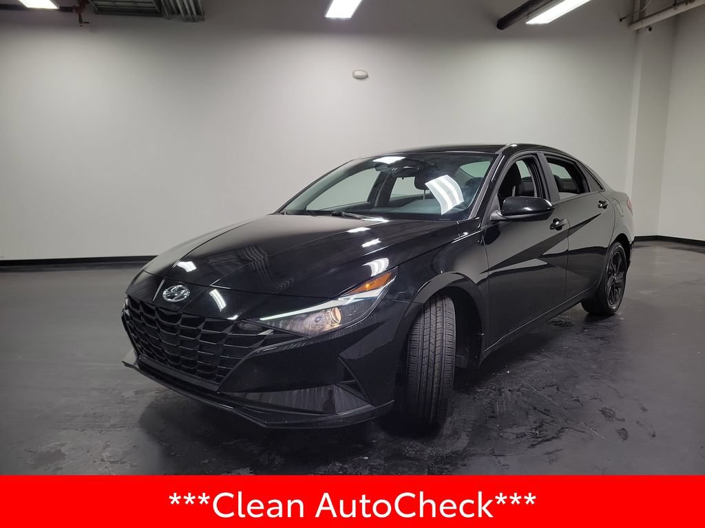 Used 2023 Hyundai Elantra SEL FWD image 4