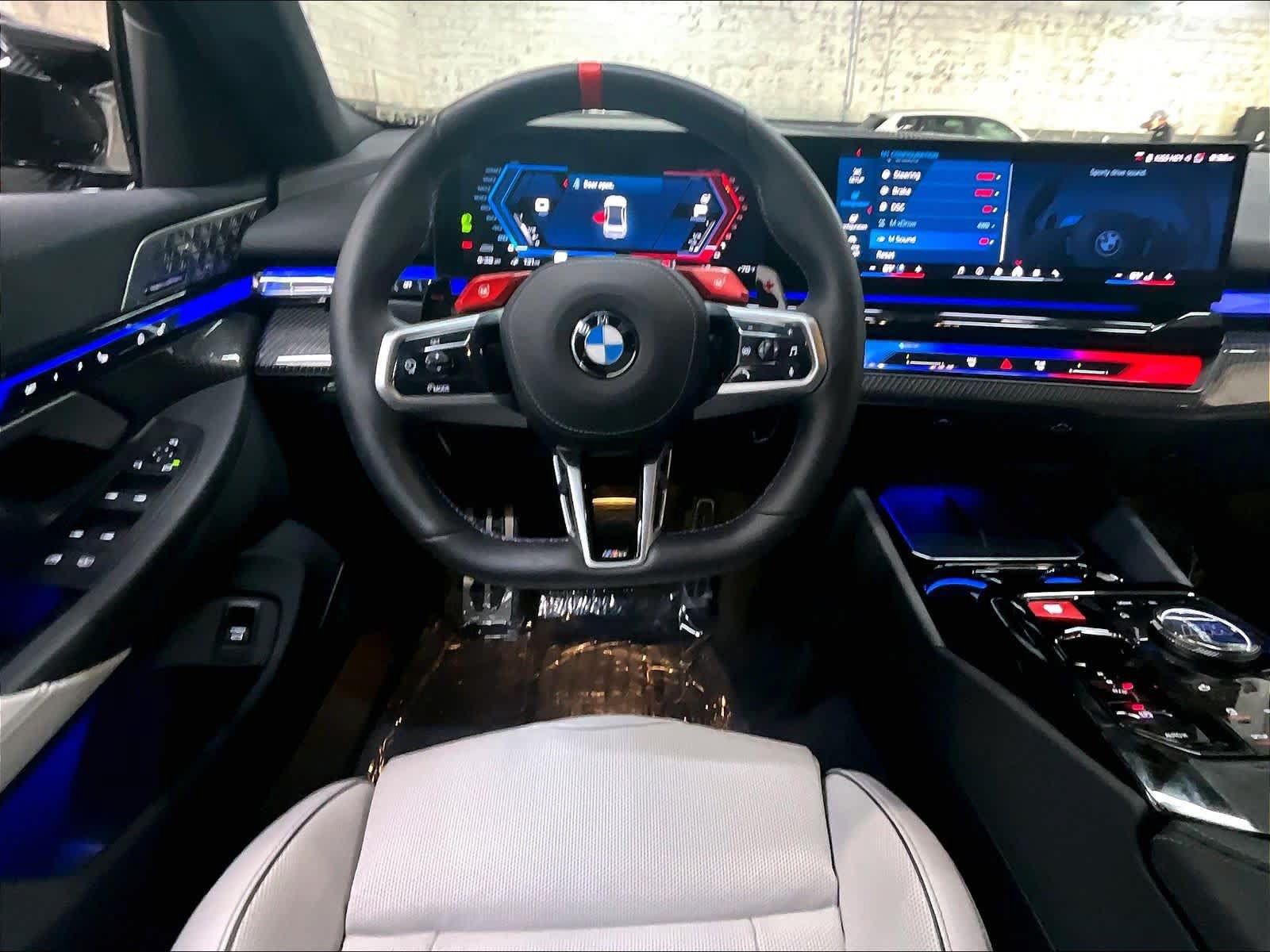 Used 2025 BMW M5 w/ Carbon Package AWD/4WD image 8
