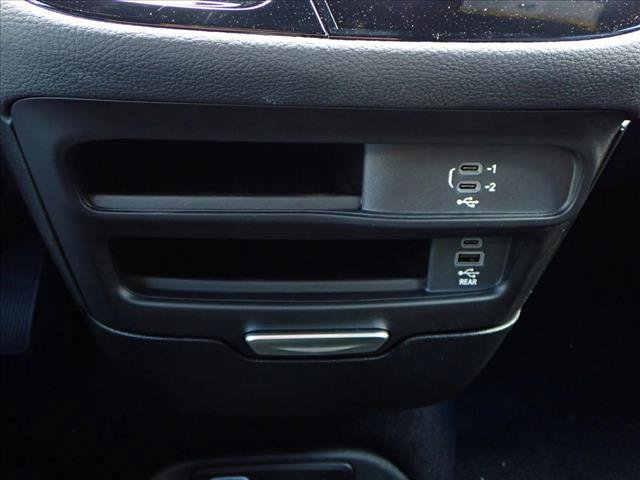 New 2026 Chrysler Pacifica Select AWD/4WD image 23