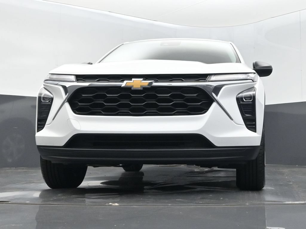 Used 2024 Chevrolet Trax LS FWD image 11