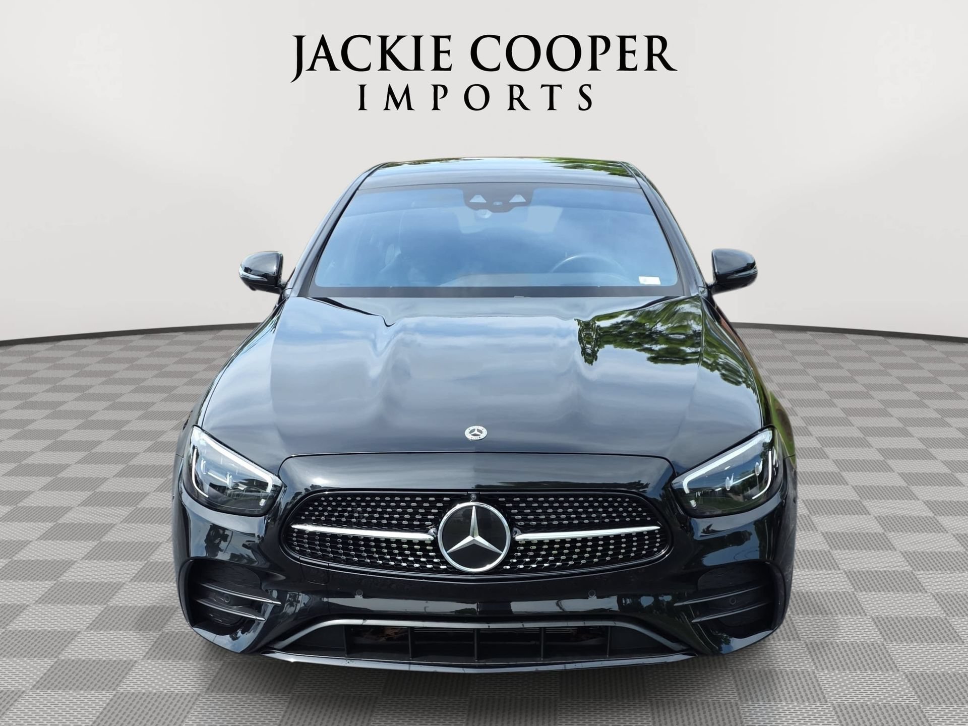 Used 2023 Mercedes-Benz E 450 4MATIC Sedan image 2