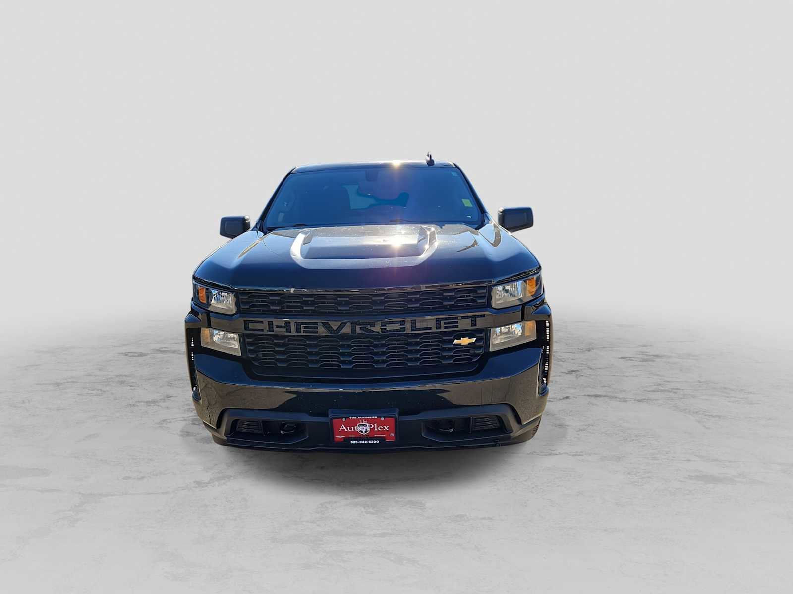 Used 2020 Chevrolet Silverado 1500 Custom w/ Custom Value Package image 3