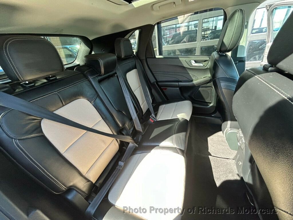 Used 2022 Ford Escape Titanium w/ Titanium Elite Package image 21