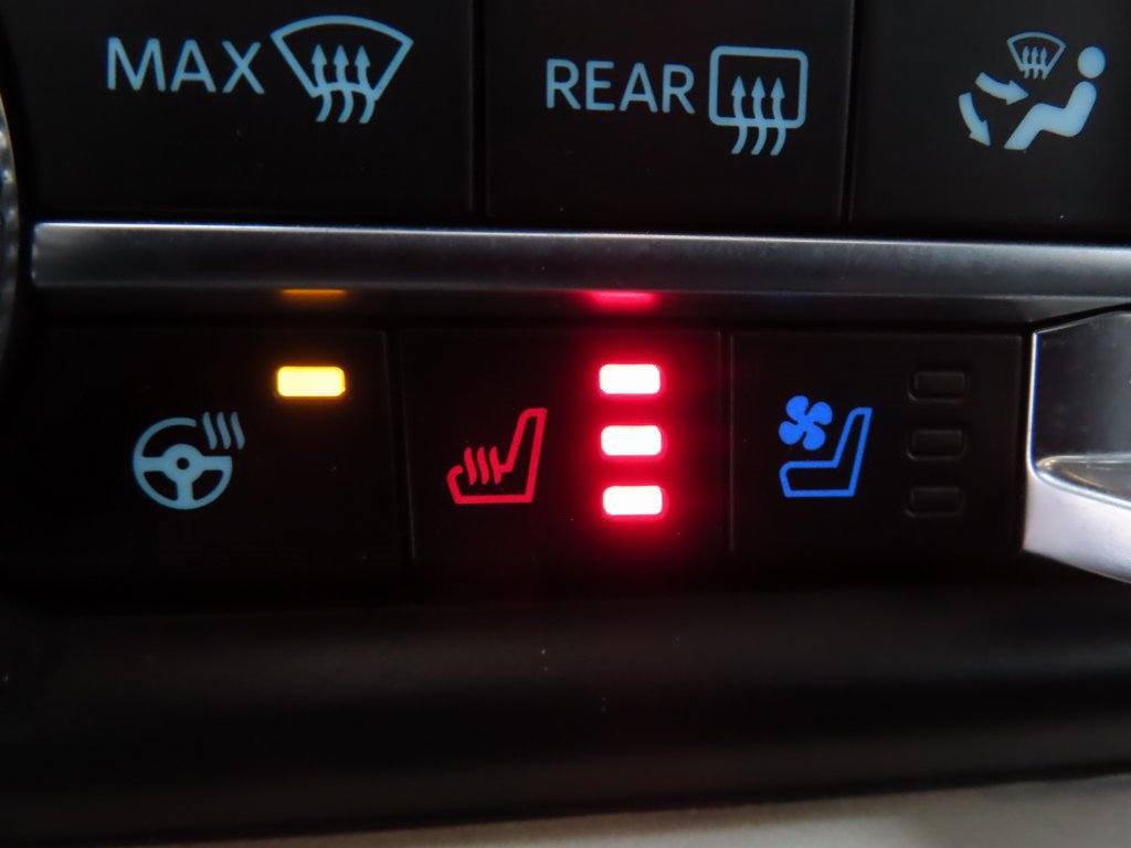 Used 2024 Ford Expedition Max XLT image 9