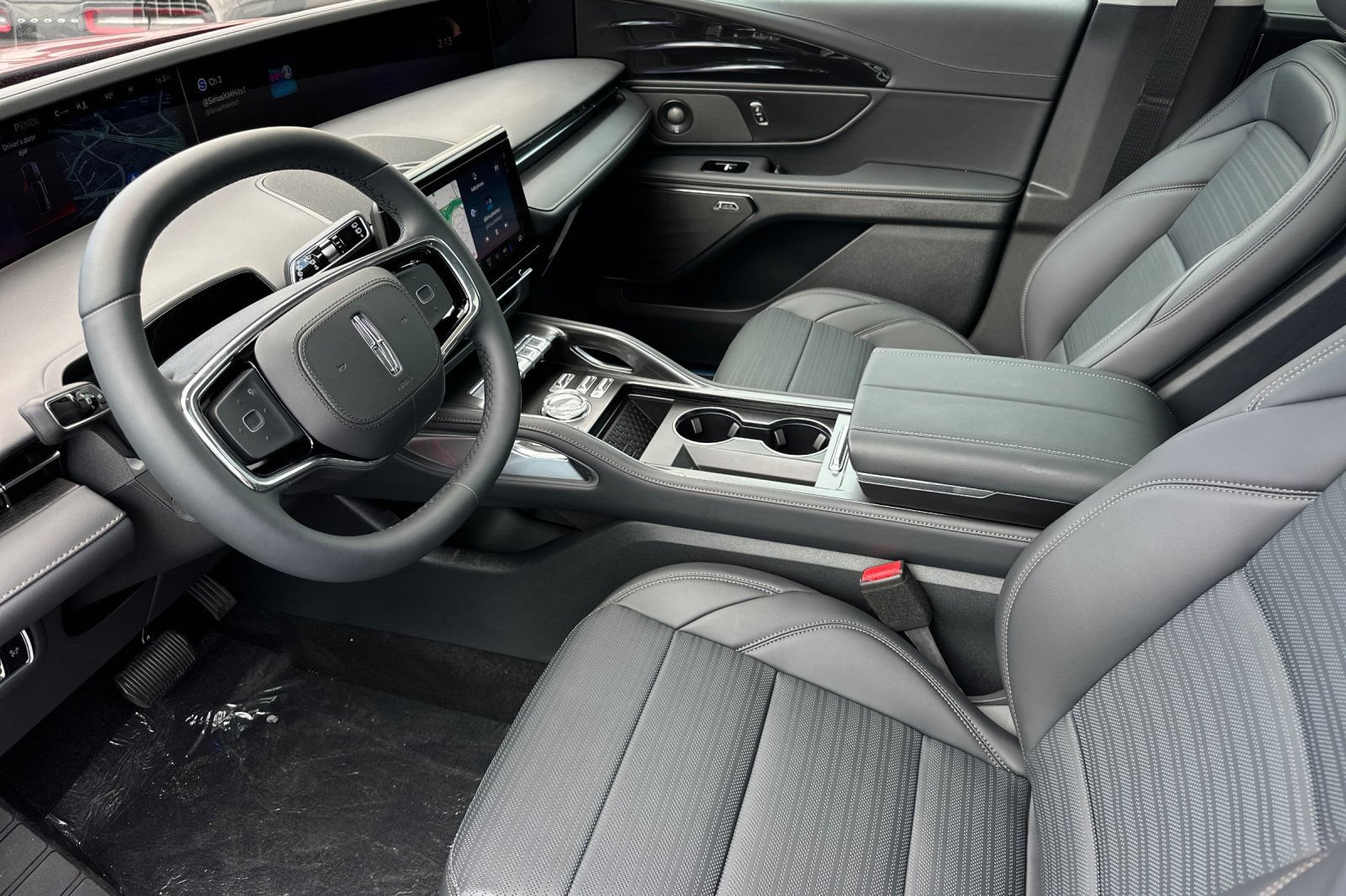 New 2026 Lincoln Nautilus Reserve w/ Jet Appearance Package AWD/4WD image 9