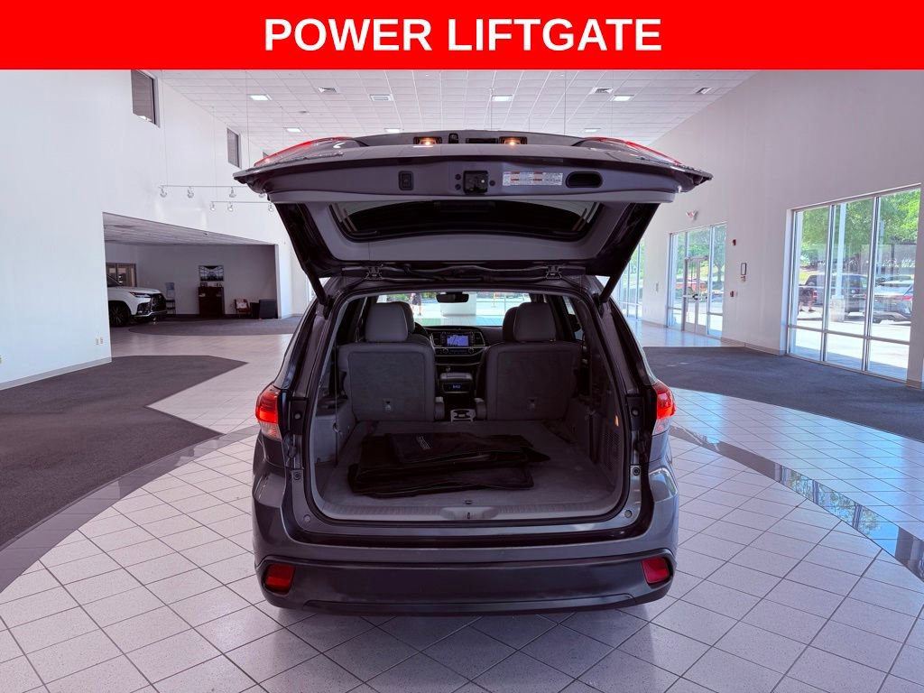 Used 2018 Toyota Highlander XLE AWD/4WD image 7