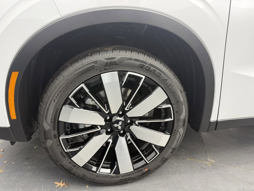 New 2025 Mitsubishi Outlander SE image 12
