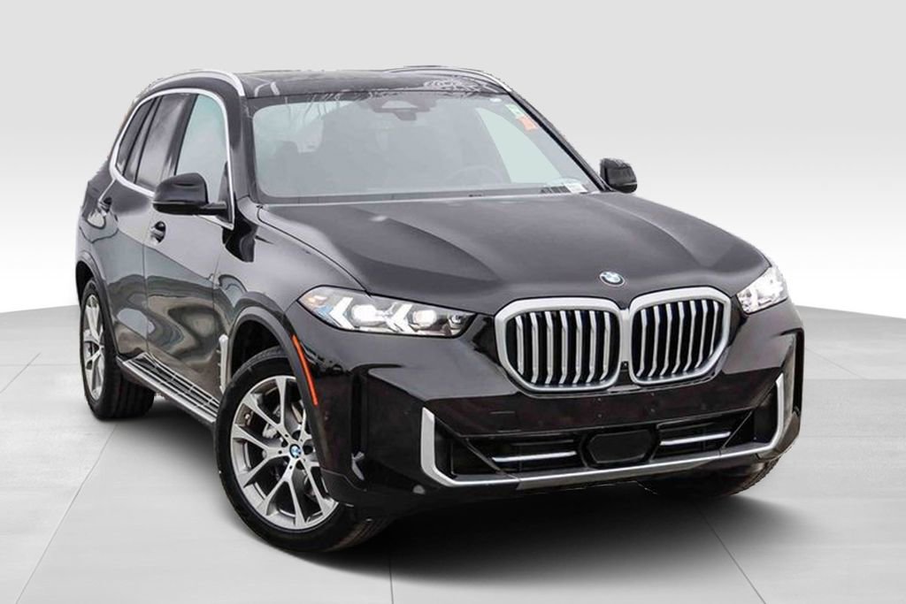 Used 2024 BMW X5 xDrive40i w/ Premium Package image 2