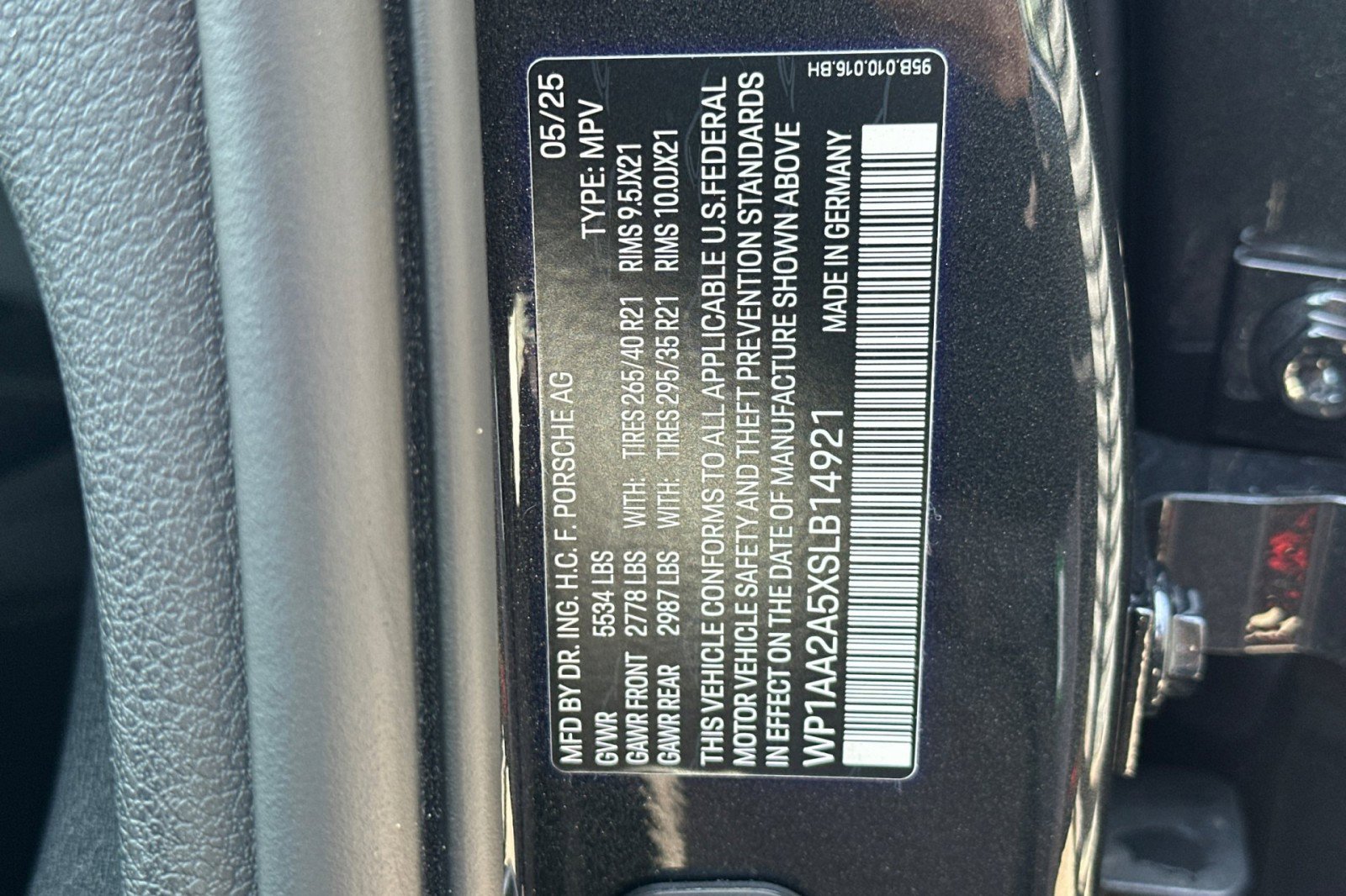 Used 2025 Porsche Macan image 29