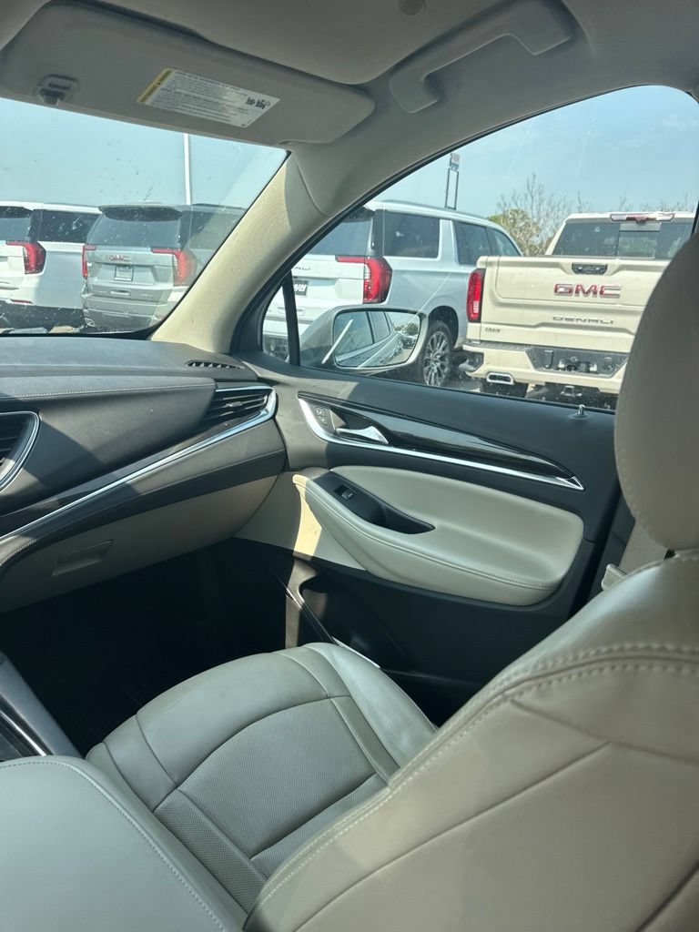 Used 2018 Buick Enclave Essence FWD image 9