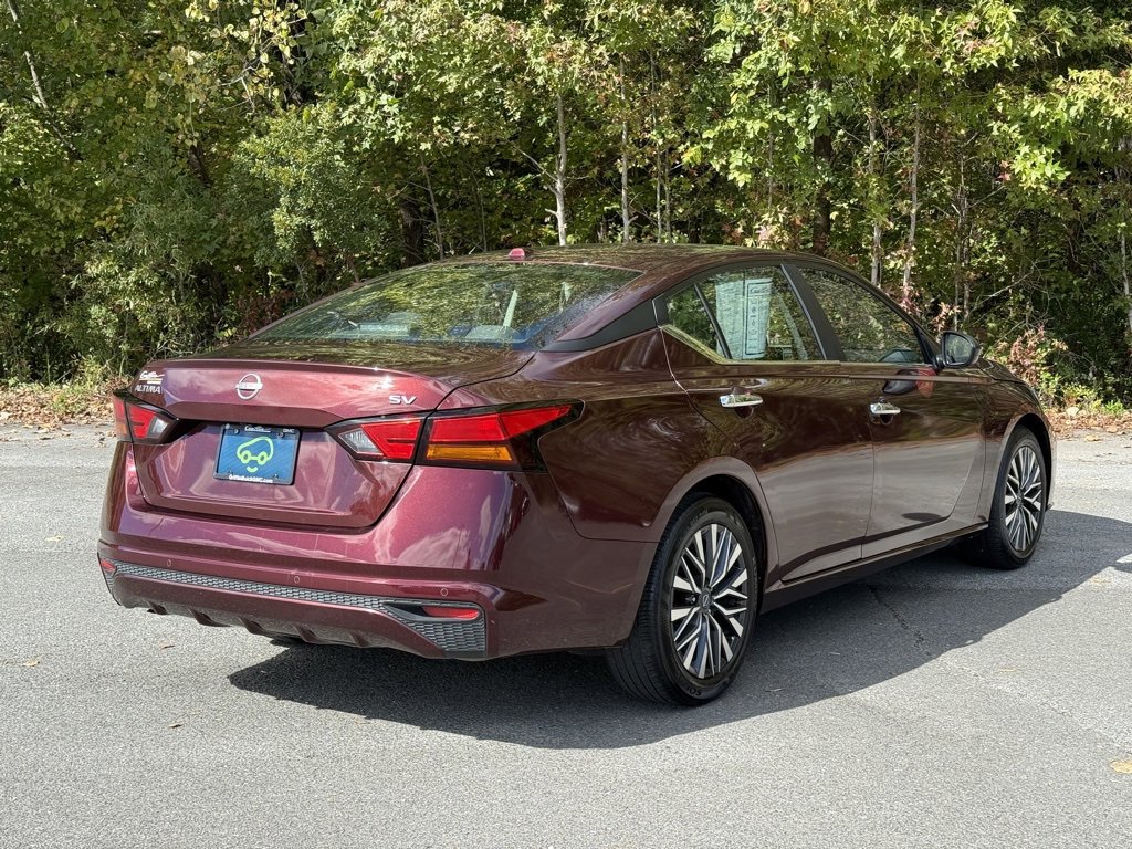 Used 2024 Nissan Altima 2.5 SV image 5