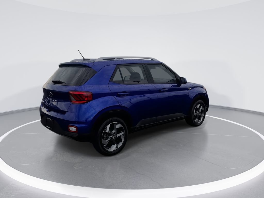 Used 2024 Hyundai Venue SEL image 8