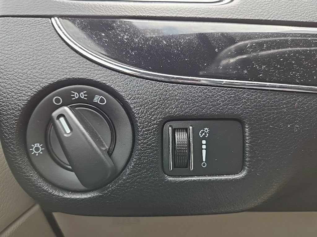 Used 2016 Dodge Grand Caravan SE FWD image 21