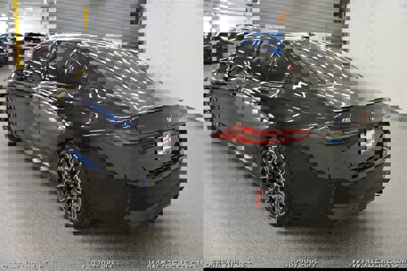 Used 2025 BMW i5 eDrive40i w/ M Sport Package image 12